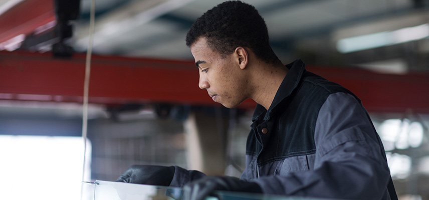 Was machen Ingenieure für Glas, Keramik und Bindemittel?