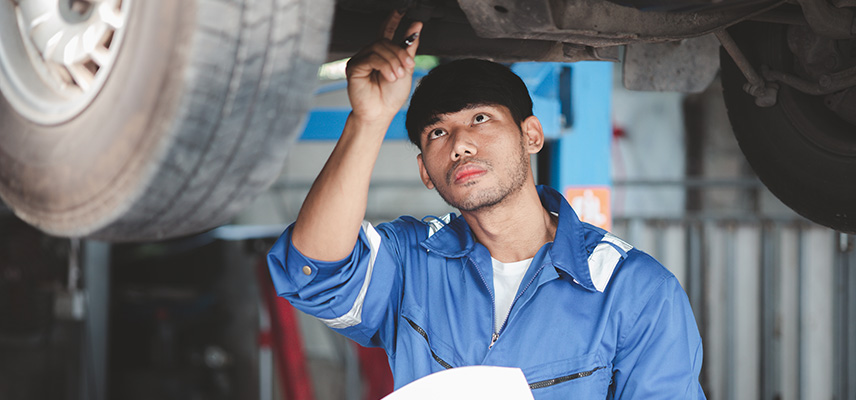 Was machen Kraftfahrzeug­sachverständige?